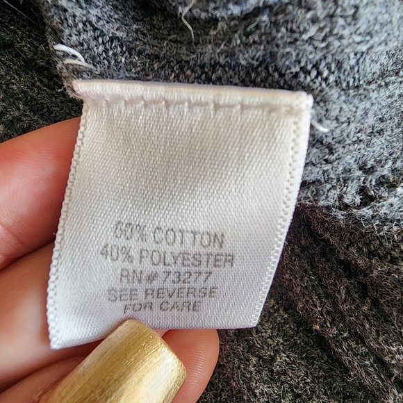 Sonoma knit sweater. Size Medium. Long-sleeved v-neck. - Picture 10 of 12